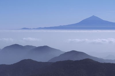 El Teide (3.718 m) visto desde el Parque Nacional de Garajonay (La Gomera). 