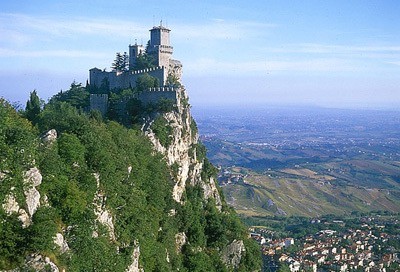 El monte Titano y el Castillo de Guaita, San Marino.