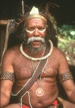 Jefe de una tribu de Nueva Guinea.