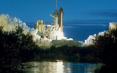 Lanzamiento de un transbordador espacial.